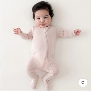 Kyte Baby - zippered footie - blush - newborn
